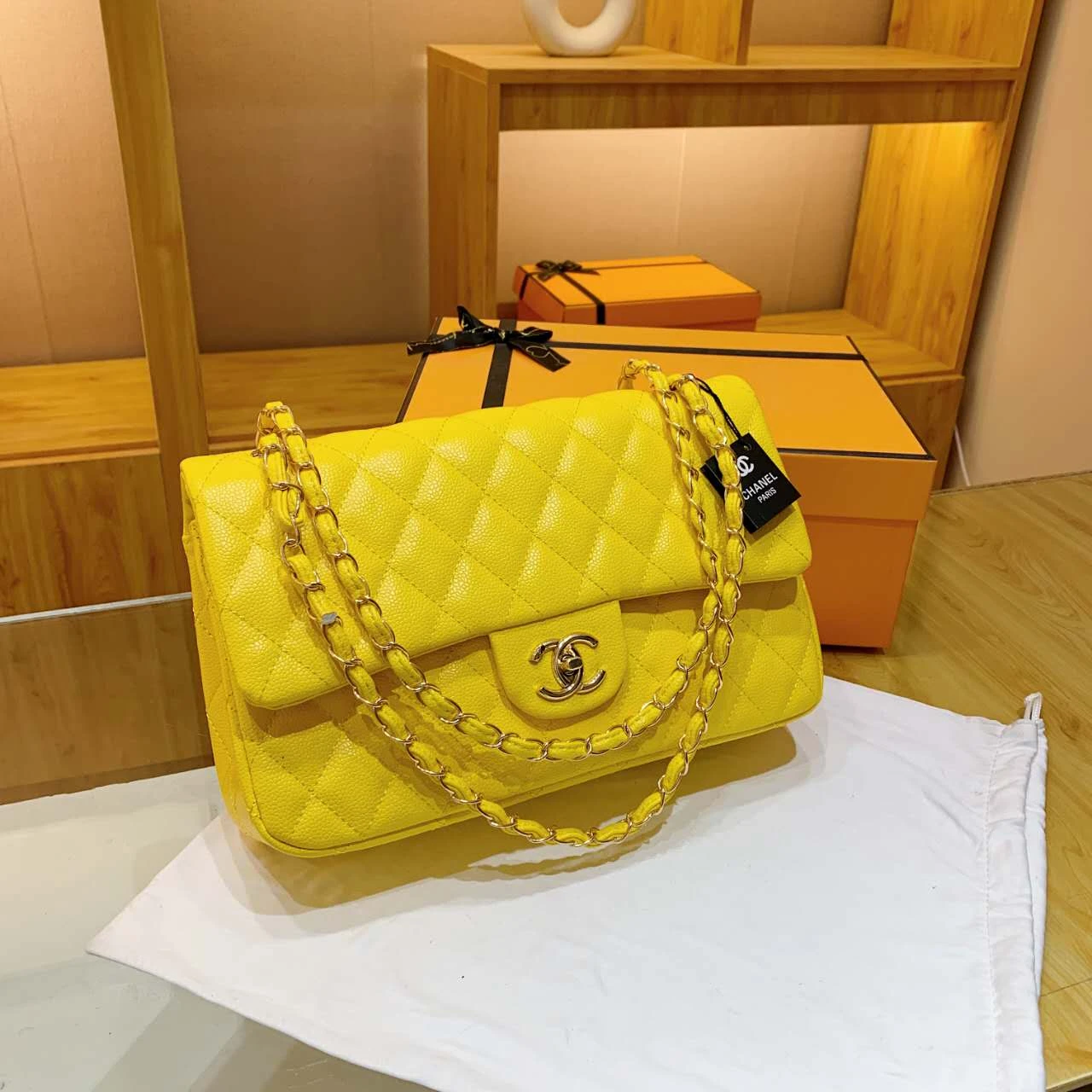 Sac Chanel CF moyen à chaîne